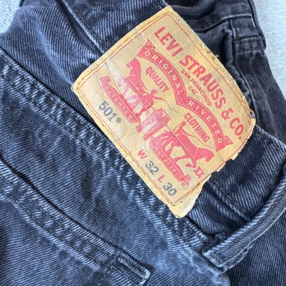 Levi's Jeans Men 32x30 (Fits 32x29) 501 Original‎ Fit Straight Leg Black Faded